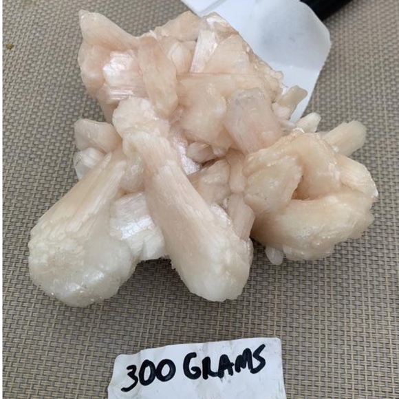 SOLD- Stilbite heart, I love you crystal, 4 x 3 x 3 inch - Picture 5 of 6